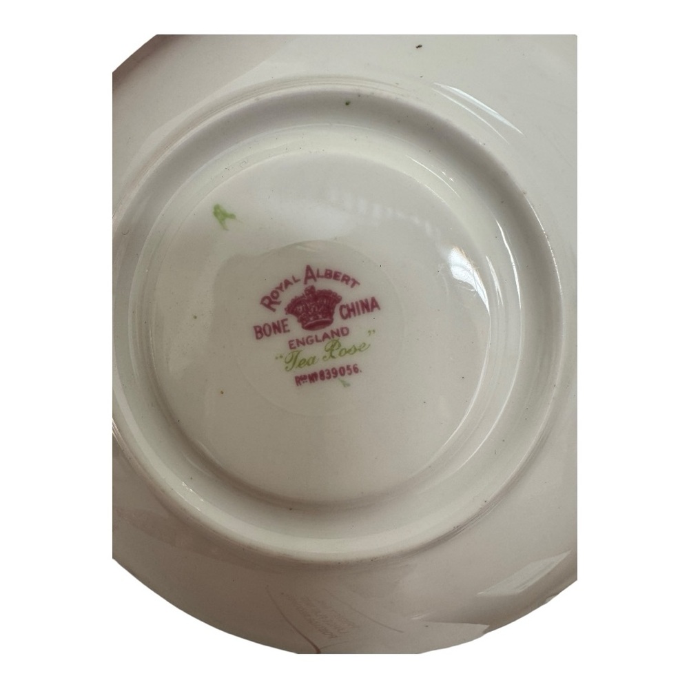 Vintage Royal Albert Yellow Tea Rose Gold Spray Cup & Saucer; England Teacup - Picture 7 of 7
